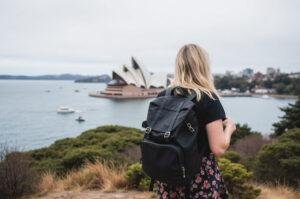Read more about the article How to Travel Cheap in Australia (2026 Budget Guide)